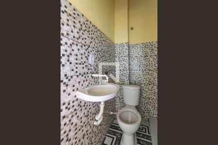 Banheiro de casa para alugar com 1 quarto, 40m² em Cordovil, Rio de Janeiro