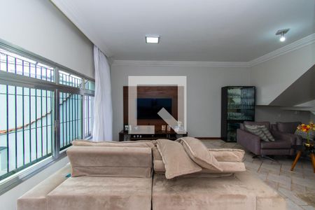Sala de casa à venda com 3 quartos, 223m² em Vila Antonieta, São Paulo