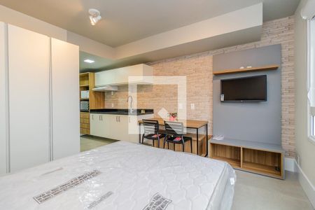 Sala/Quarto de kitnet/studio à venda com 1 quarto, 27m² em Partenon, Porto Alegre