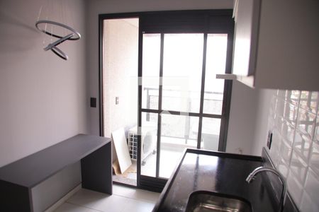 Sala/Cozinha de apartamento à venda com 1 quarto, 29m² em Km 18, Osasco