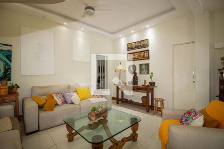 Sala de casa à venda com 5 quartos, 200m² em Tijuca, Rio de Janeiro