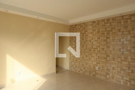 Sala de casa à venda com 2 quartos, 60m² em Quintino Bocaiuva, Rio de Janeiro