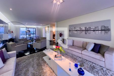 Sala de apartamento à venda com 3 quartos, 250m² em Moema, São Paulo