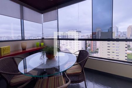 Sacada de apartamento à venda com 3 quartos, 250m² em Moema, São Paulo