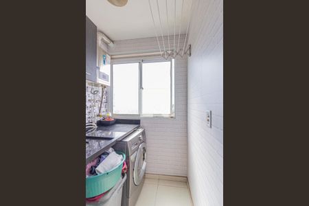 Cozinha e área de serviço de apartamento para alugar com 2 quartos, 44m² em Vila da Oportunidade, Carapicuíba