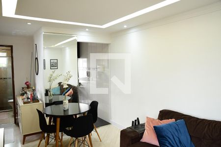 Sala de apartamento para alugar com 2 quartos, 47m² em Jardim Ísis, Cotia