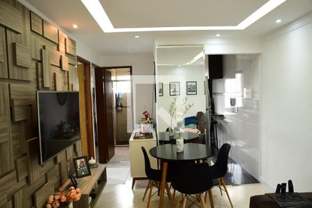 Sala de apartamento para alugar com 2 quartos, 47m² em Jardim Ísis, Cotia