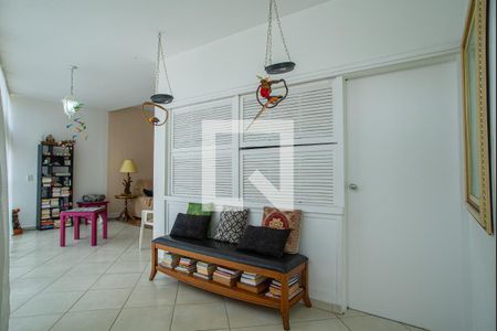 Apartamento para alugar com 279m², 4 quartos e 1 vaga Apartamento para alugar com 279m², 4 quartos e 1 vagaJardim de Inverno