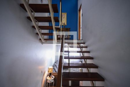 Escada de casa à venda com 3 quartos, 250m² em Jardim América, Taboão da Serra
