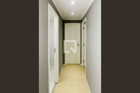 Corredor de apartamento para alugar com 2 quartos, 58m² em Vila Ema, São Paulo