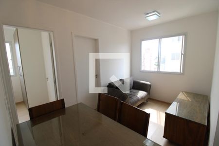 Sala de apartamento para alugar com 2 quartos, 35m² em Parque Vitoria, São Paulo