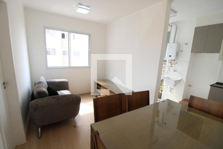 Sala de apartamento para alugar com 2 quartos, 35m² em Parque Vitoria, São Paulo