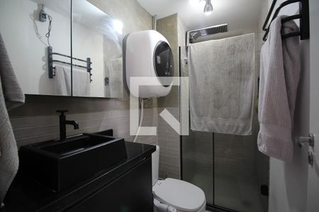 Banheiro de apartamento à venda com 1 quarto, 32m² em Vila Monumento, São Paulo