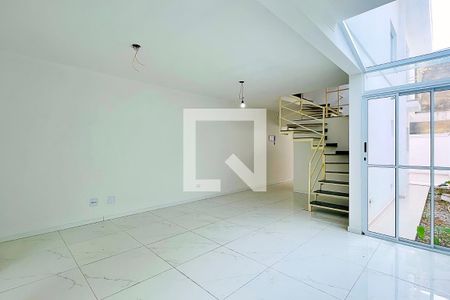 Sala de casa à venda com 3 quartos, 128m² em Jardim Adriana, Guarulhos