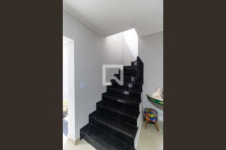Escada de casa à venda com 3 quartos, 160m² em Vila das Mercês, São Paulo