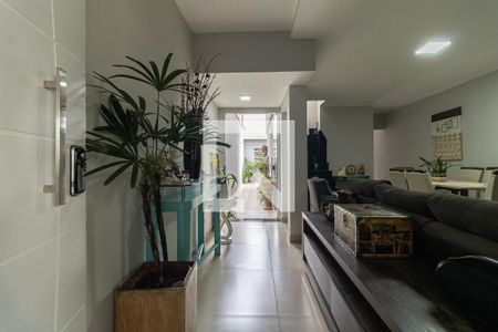 Sala de casa à venda com 3 quartos, 160m² em Vila das Mercês, São Paulo