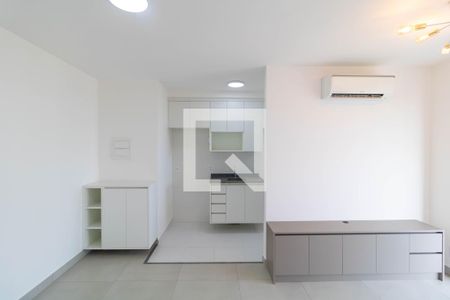 Salas de apartamento para alugar com 1 quarto, 40m² em Centro, Campinas