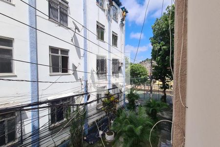 Sala vista  de apartamento à venda com 2 quartos, 59m² em Inhaúma, Rio de Janeiro