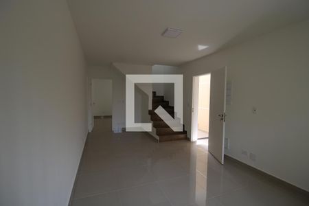 Sala de casa à venda com 7 quartos, 150m² em Vila Gustavo, São Paulo