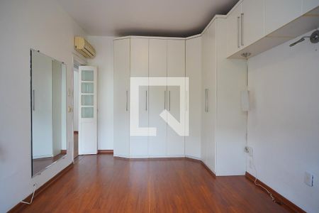 Quarto 2 de apartamento para alugar com 2 quartos, 90m² em Floresta, Porto Alegre