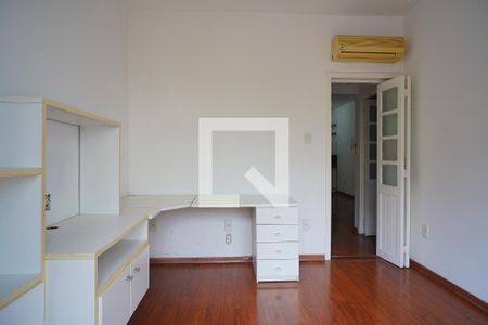 Quarto 1 de apartamento para alugar com 2 quartos, 90m² em Floresta, Porto Alegre