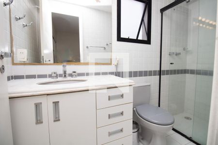 Banheiro 1, panorâmica  de apartamento para alugar com 3 quartos, 78m² em Vila Olímpia, São Paulo