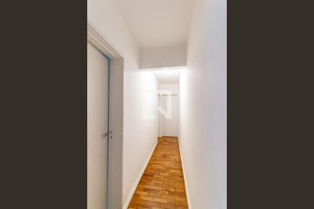 Corredor de apartamento para alugar com 2 quartos, 70m² em Itaim Bibi, São Paulo