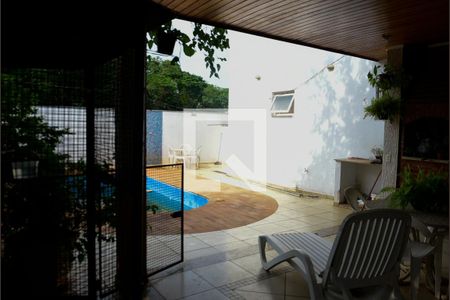 Casa de condomínio para alugar com 300m², 5 quartos e 4 vagas Casa de condomínio para alugar com 300m², 5 quartos e 4 vagasPiscina