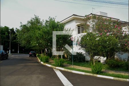 Casa de condomínio para alugar com 300m², 5 quartos e 4 vagas Casa de condomínio para alugar com 300m², 5 quartos e 4 vagasFachada