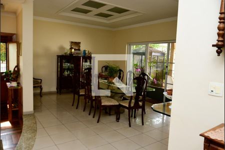 Casa de condomínio para alugar com 300m², 5 quartos e 4 vagas Casa de condomínio para alugar com 300m², 5 quartos e 4 vagasSala de Jantar