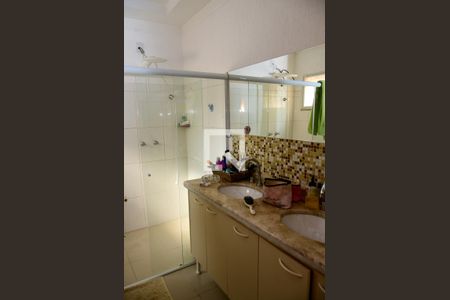 Casa de condomínio para alugar com 300m², 5 quartos e 4 vagas Casa de condomínio para alugar com 300m², 5 quartos e 4 vagasBanheiro Suíte Térreo