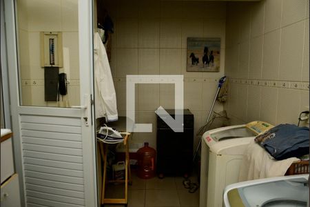 Casa de condomínio para alugar com 300m², 5 quartos e 4 vagas Casa de condomínio para alugar com 300m², 5 quartos e 4 vagasLavanderia