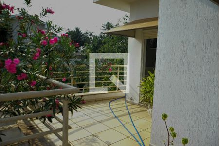 Casa de condomínio para alugar com 300m², 5 quartos e 4 vagas Casa de condomínio para alugar com 300m², 5 quartos e 4 vagasVaranda