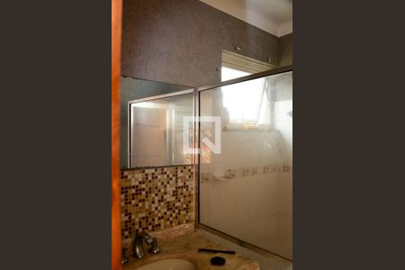 Casa de condomínio para alugar com 300m², 5 quartos e 4 vagas Casa de condomínio para alugar com 300m², 5 quartos e 4 vagasBanheiro Quarto I