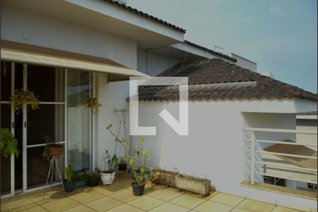 Casa de condomínio para alugar com 300m², 5 quartos e 4 vagas Casa de condomínio para alugar com 300m², 5 quartos e 4 vagasVaranda