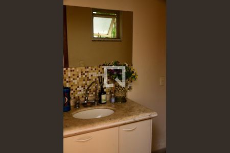 Casa de condomínio para alugar com 300m², 5 quartos e 4 vagas Casa de condomínio para alugar com 300m², 5 quartos e 4 vagasLavabo