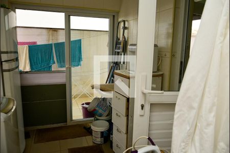 Casa de condomínio para alugar com 300m², 5 quartos e 4 vagas Casa de condomínio para alugar com 300m², 5 quartos e 4 vagasLavanderia