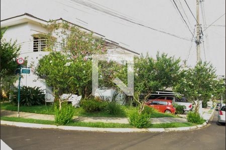 Casa de condomínio para alugar com 300m², 5 quartos e 4 vagas Casa de condomínio para alugar com 300m², 5 quartos e 4 vagasFachada