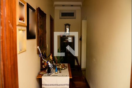 Casa de condomínio para alugar com 300m², 5 quartos e 4 vagas Casa de condomínio para alugar com 300m², 5 quartos e 4 vagasCorredor