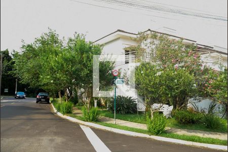 Casa de condomínio para alugar com 300m², 5 quartos e 4 vagas Casa de condomínio para alugar com 300m², 5 quartos e 4 vagasFachada