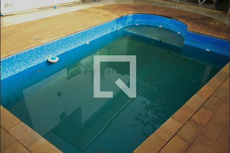 Casa de condomínio para alugar com 300m², 5 quartos e 4 vagas Casa de condomínio para alugar com 300m², 5 quartos e 4 vagasPiscina