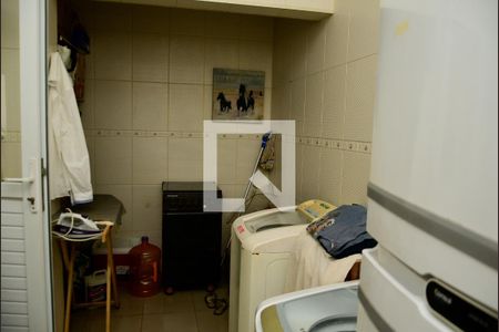 Casa de condomínio para alugar com 300m², 5 quartos e 4 vagas Casa de condomínio para alugar com 300m², 5 quartos e 4 vagasLavanderia