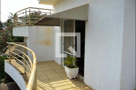 Casa de condomínio para alugar com 300m², 5 quartos e 4 vagas Casa de condomínio para alugar com 300m², 5 quartos e 4 vagasVaranda Escritório