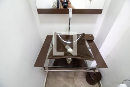 Lavabo de apartamento para alugar com 2 quartos, 67m² em Jardim das Acácias, São Paulo