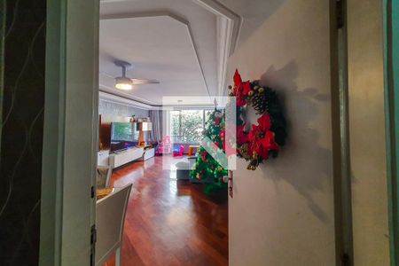 entrada de apartamento para alugar com 3 quartos, 125m² em Vila Mariana, São Paulo