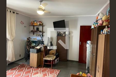 Casa à venda com 3 quartos, 280m² em Jardim Marek, Santo André