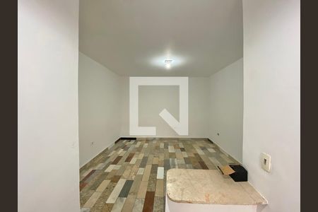Casa à venda com 500m², 8 quartos e sem vaga Casa à venda com 500m², 8 quartos e sem vagaKitnet 2