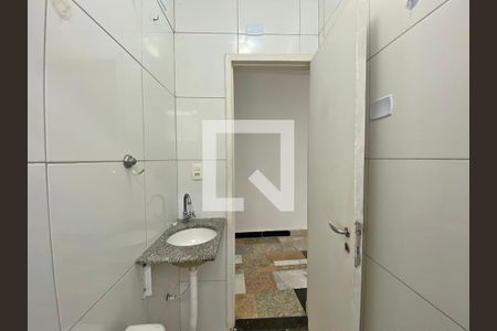 Casa à venda com 500m², 8 quartos e sem vaga Casa à venda com 500m², 8 quartos e sem vagaBanheiro da Kitnet 4