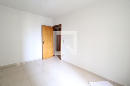 Quarto 1 de apartamento para alugar com 3 quartos, 105m² em Saraiva, Uberlândia
