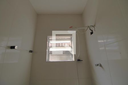 Chuveiro de casa para alugar com 2 quartos, 65m² em Vila Marari, São Paulo